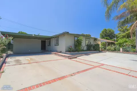 8855 Tyrone Ave, Panorama City, CA 91402