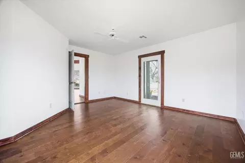 Bedroom - 28221 Cumberland Rd, Tehachapi, CA 93561 photo 3 of 3