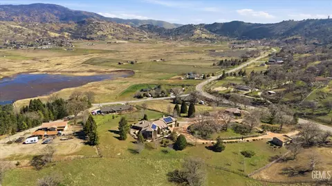 View/Area - 28221 Cumberland Rd, Tehachapi, CA 93561 photo 1 of 3