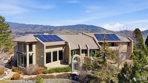 Exterior - 28221 Cumberland Rd, Tehachapi, CA 93561 photo 1 of 11