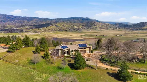 View/Area - 28221 Cumberland Rd, Tehachapi, CA 93561 photo 2 of 3