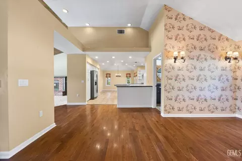 Entry Way - 2017 Renfro Rd, Bakersfield, CA 93314 photo 2 of 2
