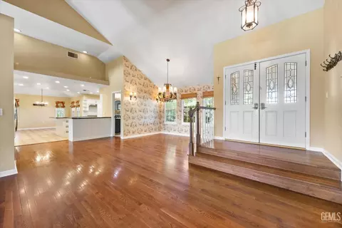 Entry Way - 2017 Renfro Rd, Bakersfield, CA 93314 photo 1 of 2