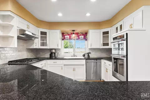 Kitchen - 2017 Renfro Rd, Bakersfield, CA 93314 photo 2 of 4