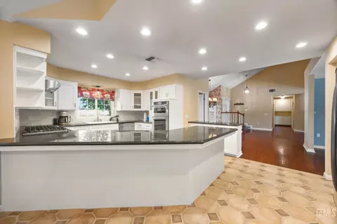 Kitchen - 2017 Renfro Rd, Bakersfield, CA 93314 photo 4 of 4