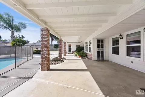 Exterior - 2017 Renfro Rd, Bakersfield, CA 93314 photo 6 of 15