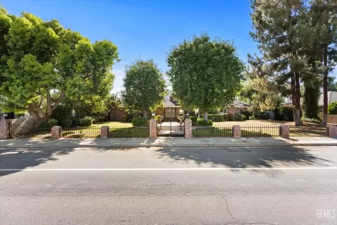 Exterior - 2017 Renfro Rd, Bakersfield, CA 93314 photo 2 of 15