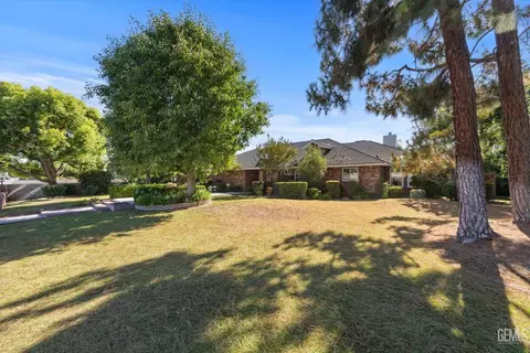 Exterior - 2017 Renfro Rd, Bakersfield, CA 93314 photo 3 of 15