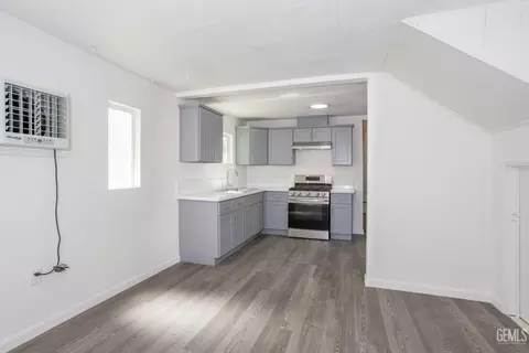 Other - 113 Q St, Taft, CA 93268 photo 2 of 4