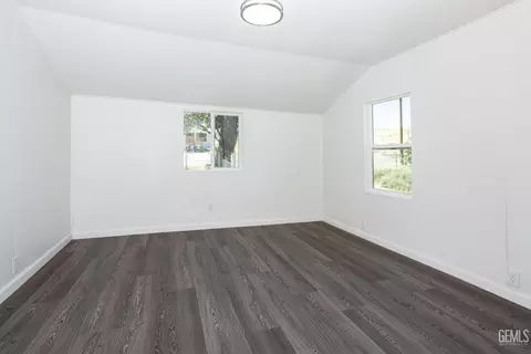 Bedroom - 113 Q St, Taft, CA 93268 photo 6 of 9