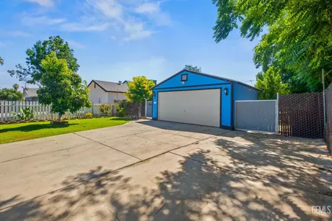 0 717 Iris St, Bakersfield, CA 93308 photo 3