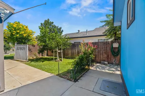 0 717 Iris St, Bakersfield, CA 93308 photo 5