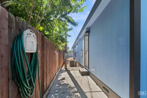 0 717 Iris St, Bakersfield, CA 93308 photo 26