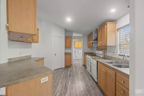0 717 Iris St, Bakersfield, CA 93308 photo 11