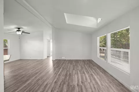 0 717 Iris St, Bakersfield, CA 93308 photo 8