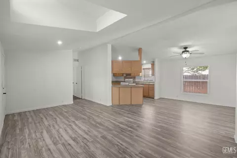 0 717 Iris St, Bakersfield, CA 93308 photo 9