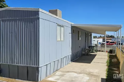 5000 Pierce Rd #16, Bakersfield, CA 93308