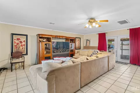 449 Campus Dr, Arvin, CA 93203 photo 14