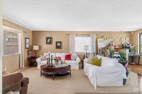 449 Campus Dr, Arvin, CA 93203 photo 6