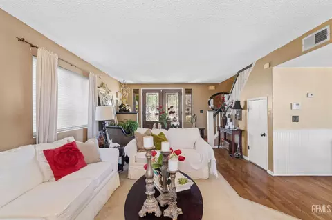 449 Campus Dr, Arvin, CA 93203 photo 4