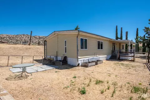 1195 Arabian Dr, Tehachapi, CA 93561 photo 4