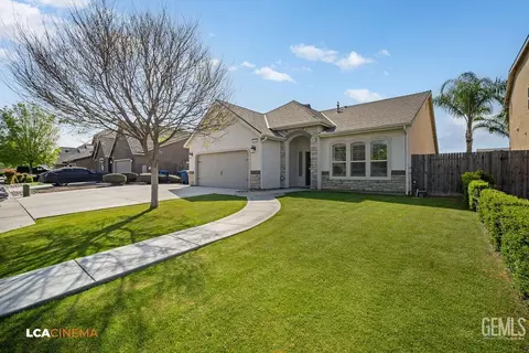 Exterior - 5401 Twinkle Ln, Bakersfield, CA 93313 photo 4 of 4