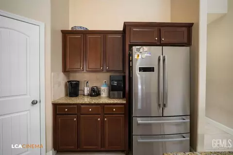 Kitchen - 5401 Twinkle Ln, Bakersfield, CA 93313 photo 2 of 2