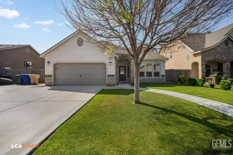 Exterior - 5401 Twinkle Ln, Bakersfield, CA 93313 photo 2 of 4