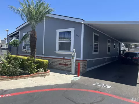 101 Crown Ln, Santa Ana, CA 92704