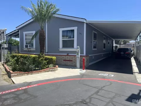 101 Crown Ln, Santa Ana, CA 92704