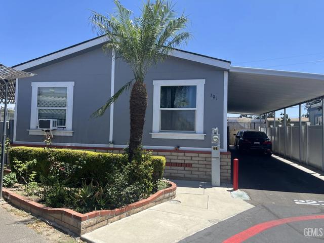 101 Crown Ln, Santa Ana, CA 92704