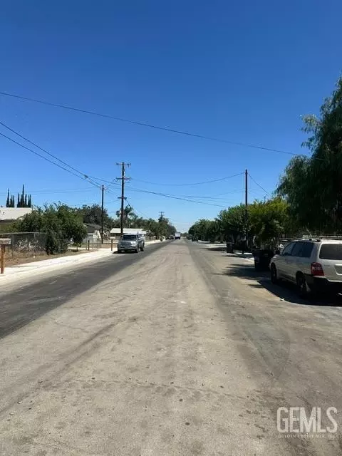 View/Area - 11417 Lowe St, Lamont, CA 93241 photo 1 of 1