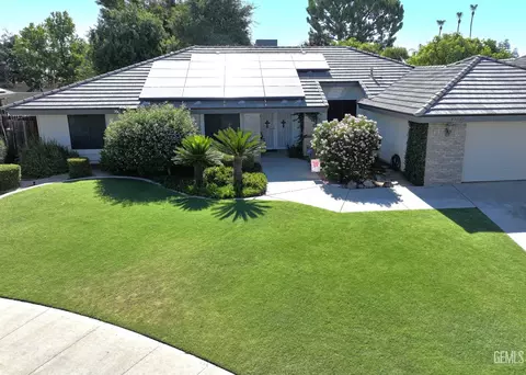 7304 Jolynn St, Bakersfield, CA 93308