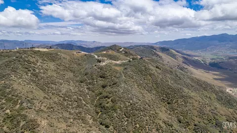 23491 El Rancho Dr, Tehachapi, CA 93561 photo 2