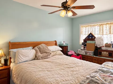 Bedroom - 105 F St, Taft, CA 93268 photo 2 of 6