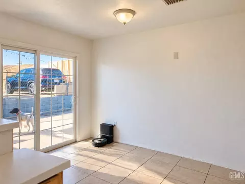 Other - 105 F St, Taft, CA 93268 photo 4 of 13