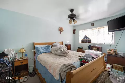 Bedroom - 105 F St, Taft, CA 93268 photo 4 of 6