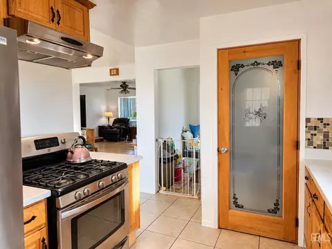 Kitchen - 105 F St, Taft, CA 93268 photo 2 of 5