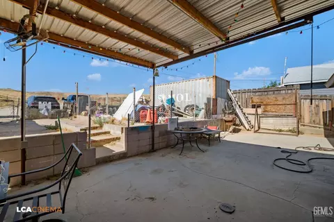 Exterior - 105 F St, Taft, CA 93268 photo 12 of 13