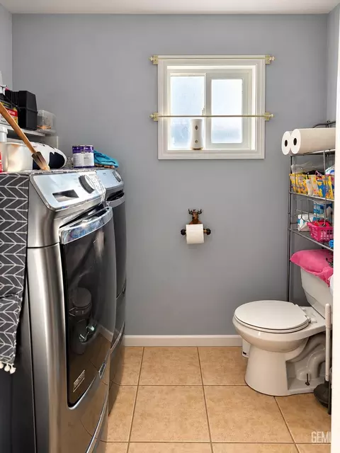 Other - 105 F St, Taft, CA 93268 photo 5 of 13