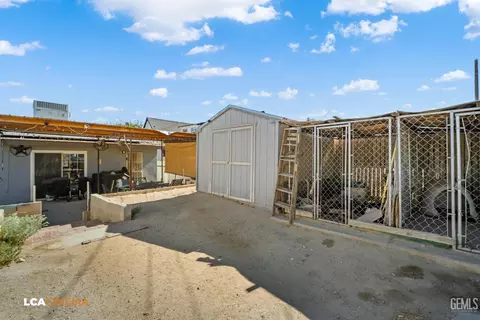 Exterior - 105 F St, Taft, CA 93268 photo 13 of 13