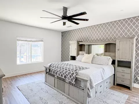 Bedroom - 541 Padre Dr, Shafter, CA 93263 photo 4 of 7