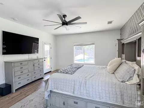 Bedroom - 541 Padre Dr, Shafter, CA 93263 photo 7 of 7