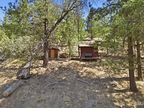 16901 Grindelwald Dr, Tehachapi, CA 93561 photo 3