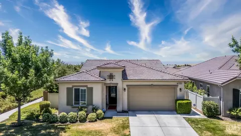 10009 Francois Ln, Bakersfield, CA 93306