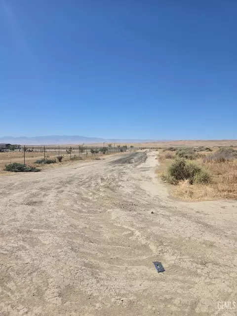 28143 Mustang Ave, Taft, CA 93268 photo 8