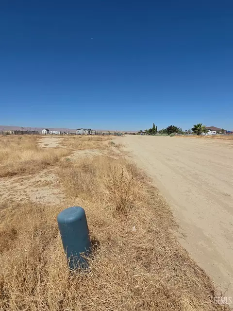 28143 Mustang Ave, Taft, CA 93268 photo 3