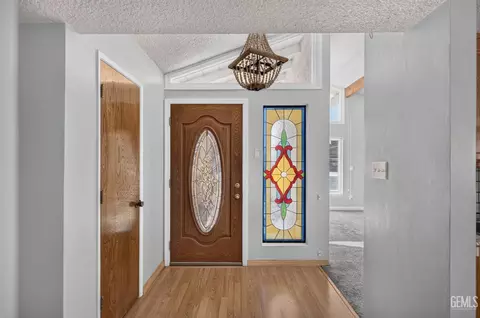 Entry Way - 400 Sierra St, Taft, CA 93268 photo 1 of 2