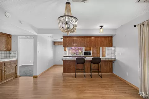 Dining - 400 Sierra St, Taft, CA 93268 photo 3 of 3