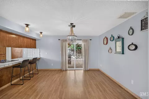 Dining - 400 Sierra St, Taft, CA 93268 photo 1 of 3